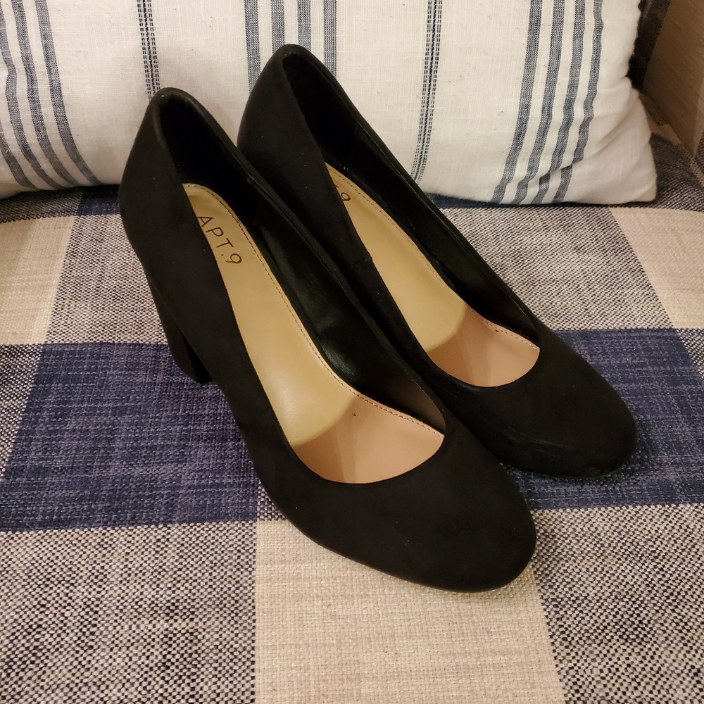 Women's Black Heels 7 Wide